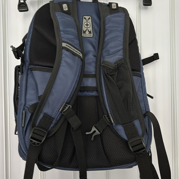 SwissGear The Travel Tech Elite USB ScanSmart Laptop Backpack - Picture 7 of 16